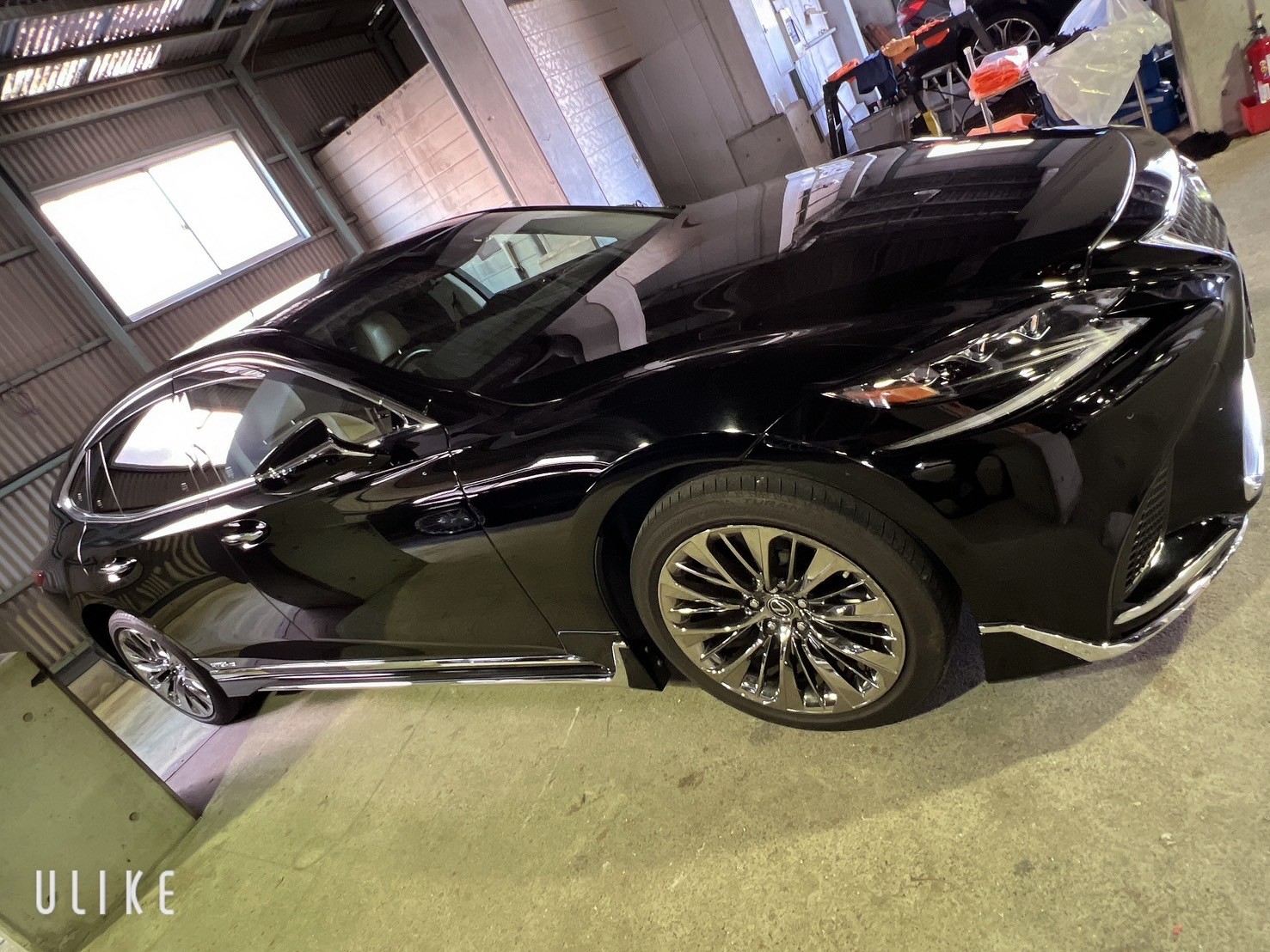 レクサス　LS500h車両画像