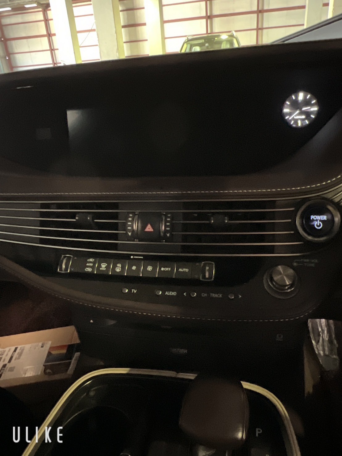 レクサス　LS500h車両画像