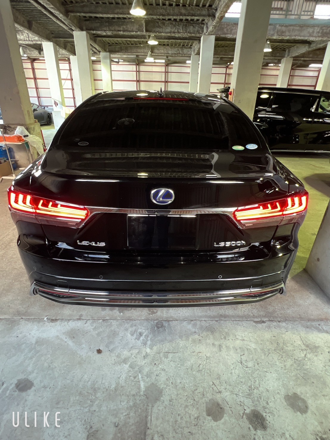 レクサス　LS500h車両画像