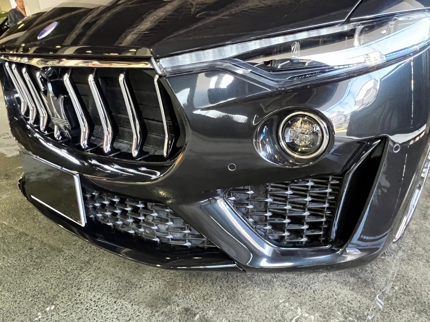 【SOLDOUT】マセラティ　レヴァンテ車両画像