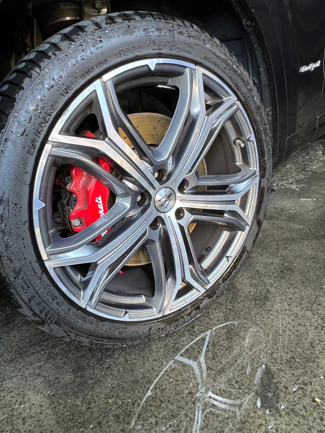 【SOLDOUT】マセラティ　レヴァンテ車両画像