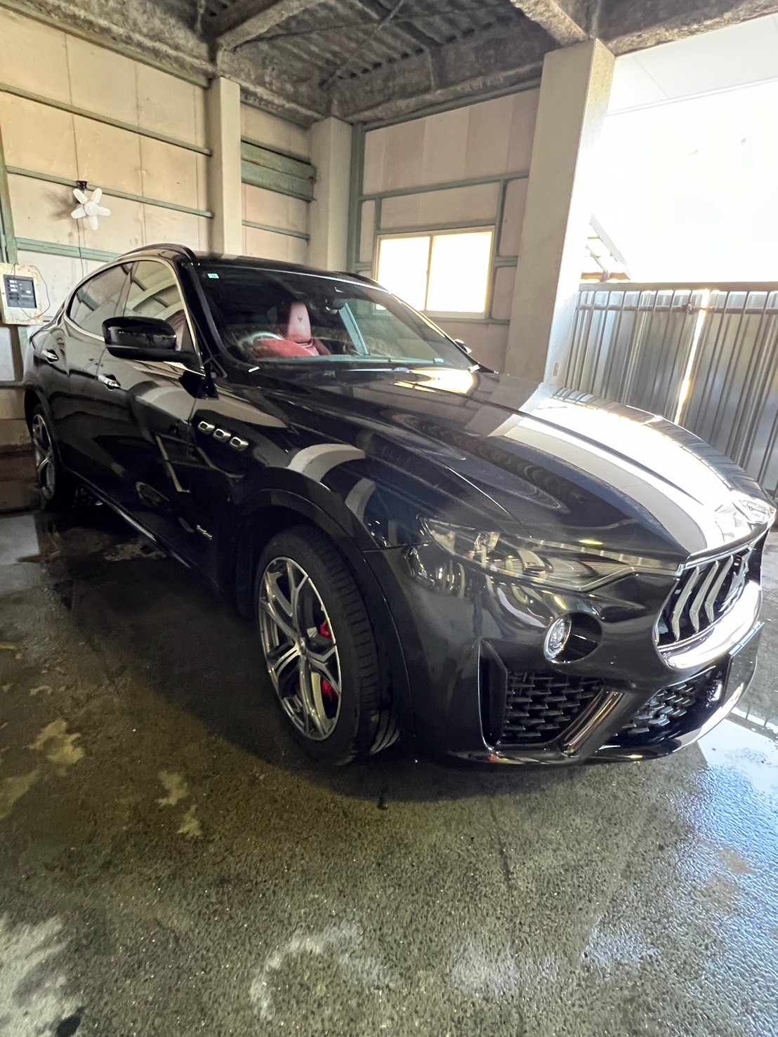 【SOLDOUT】マセラティ　レヴァンテ車両画像