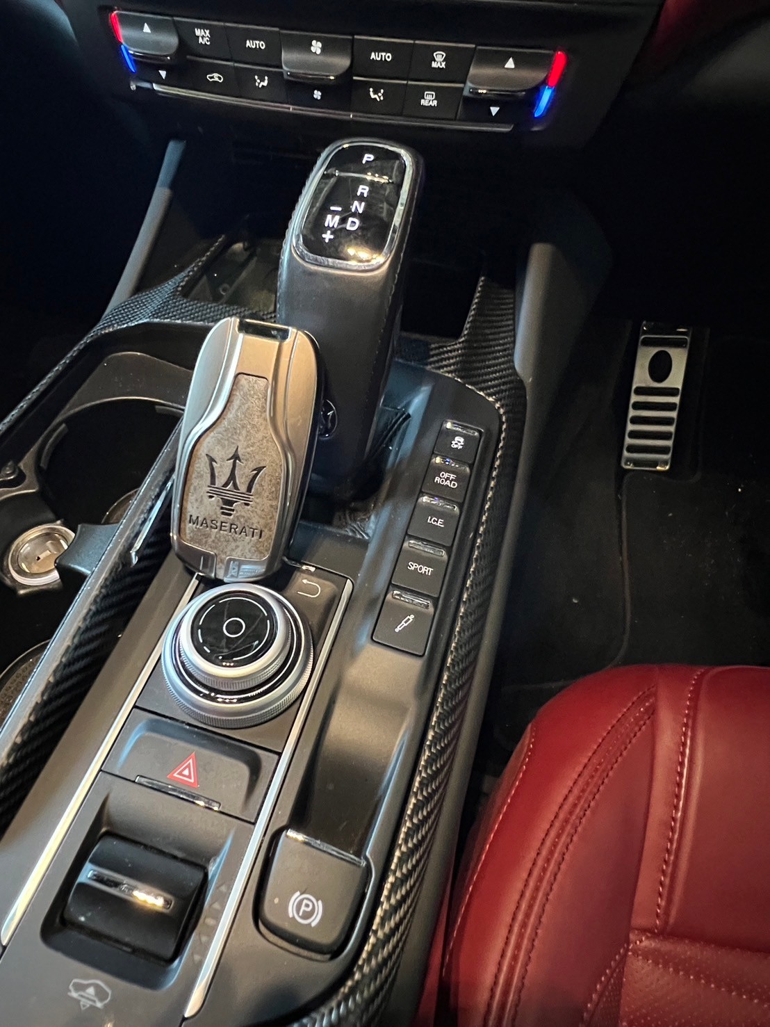 【SOLDOUT】マセラティ　レヴァンテ車両画像