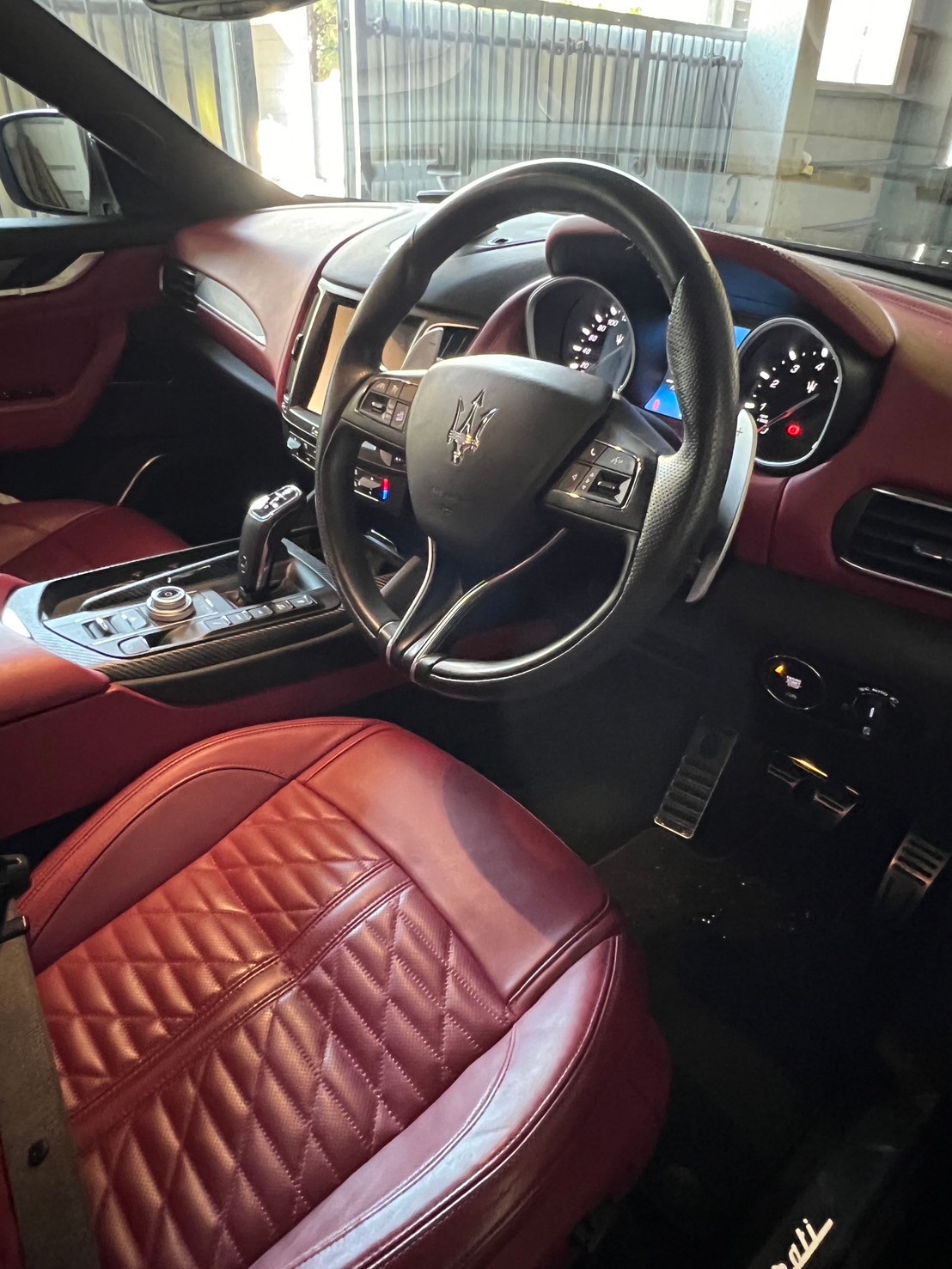 【SOLDOUT】マセラティ　レヴァンテ車両画像