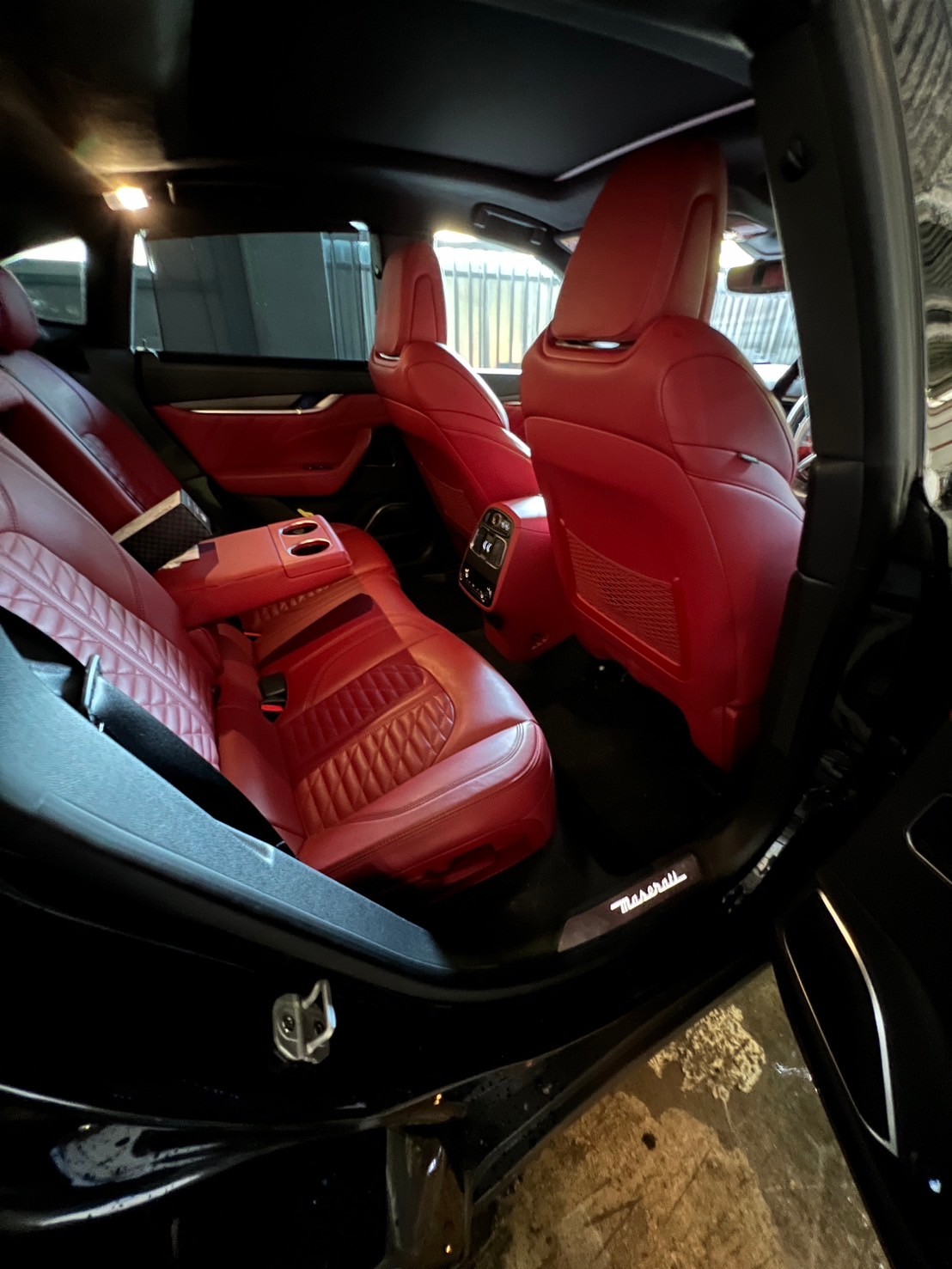 【SOLDOUT】マセラティ　レヴァンテ車両画像